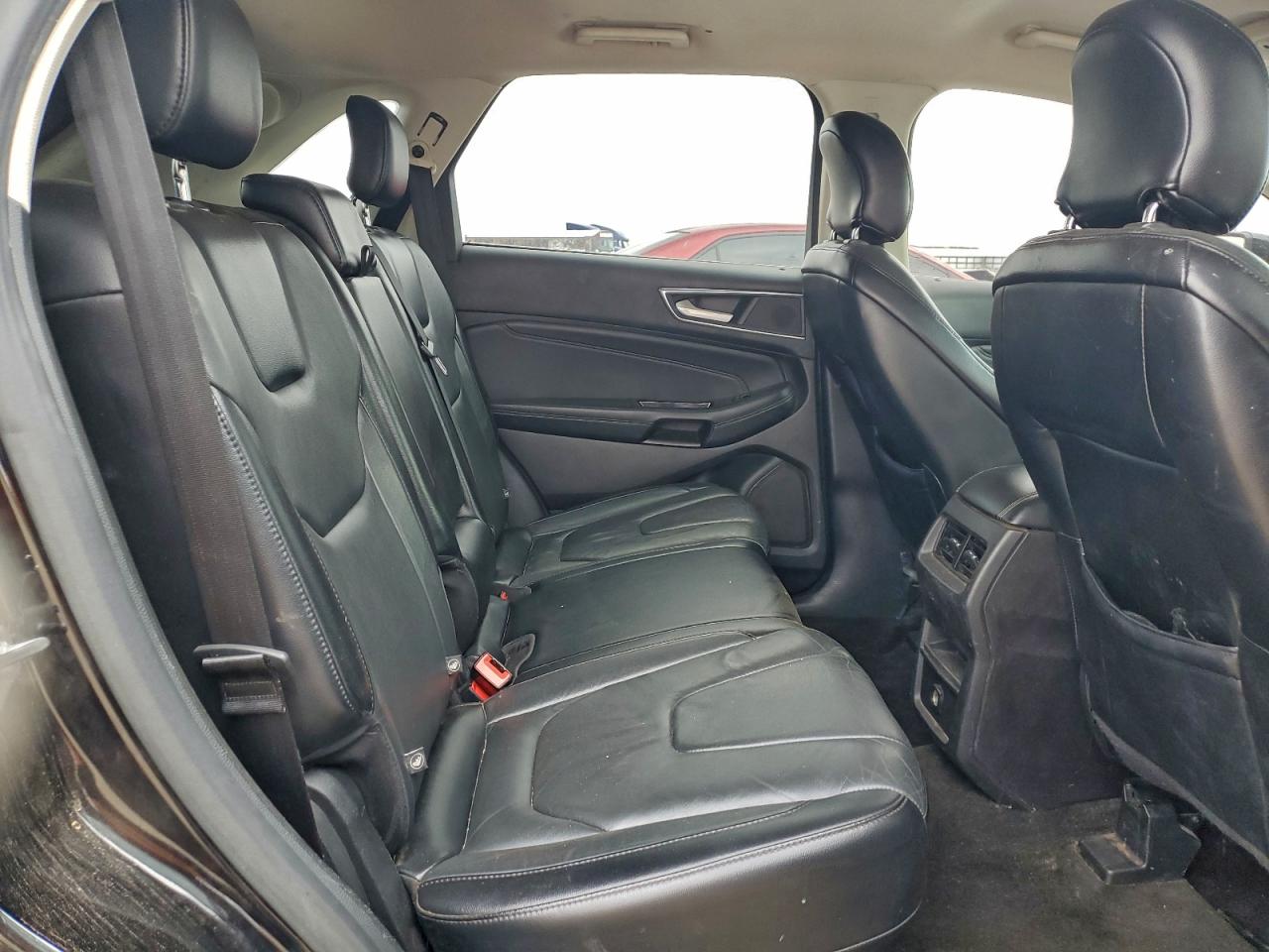 Ford Edge Titanium Image 11