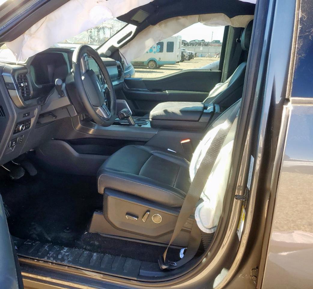 Ford F-150 Lariat Image 4