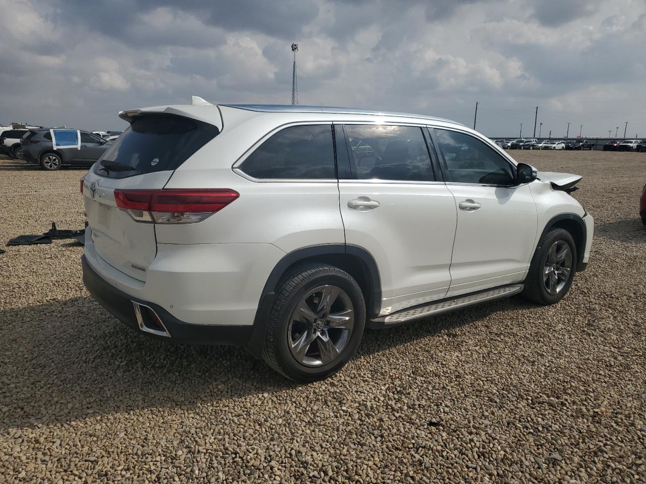 Toyota Highlander Limited Image 9