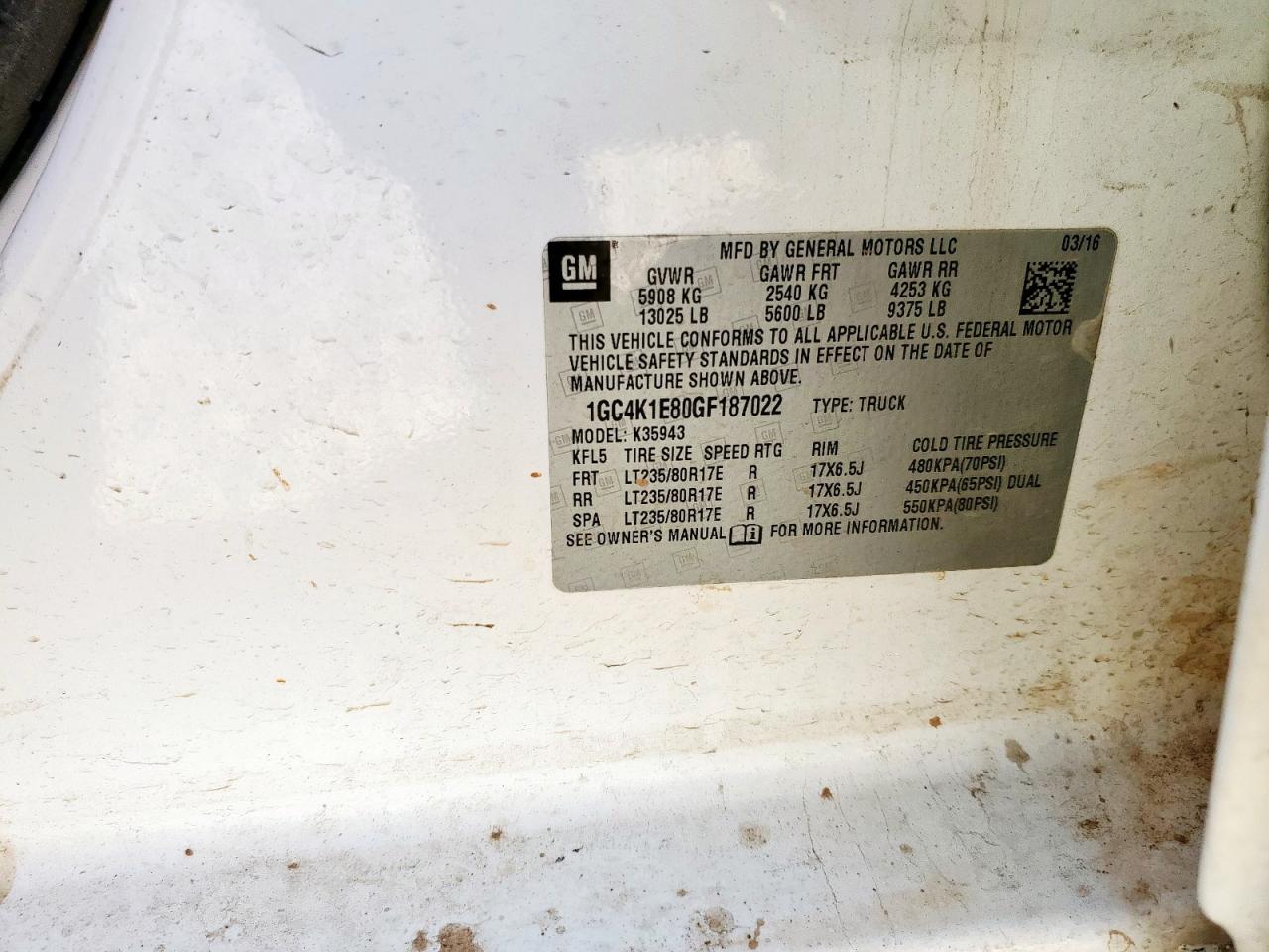 Chevrolet Silverado K3500 High Country Image 10