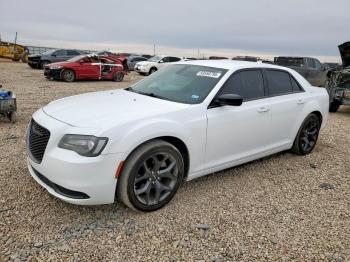  Salvage Chrysler 300