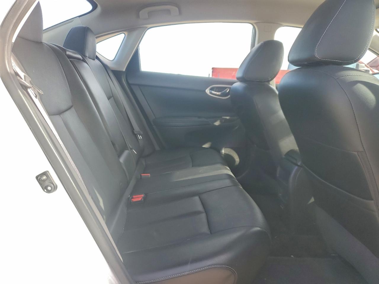 Nissan Sentra S Image 8