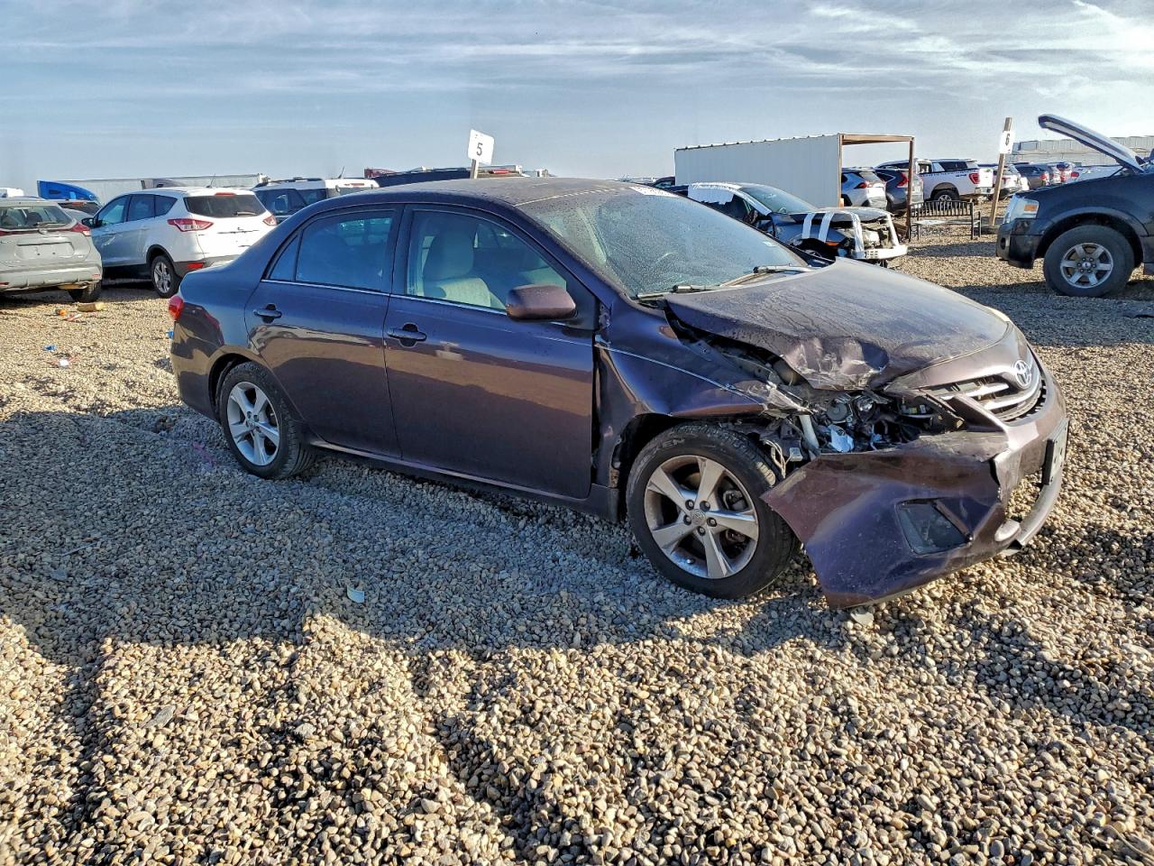 Toyota Corolla Base Image 9