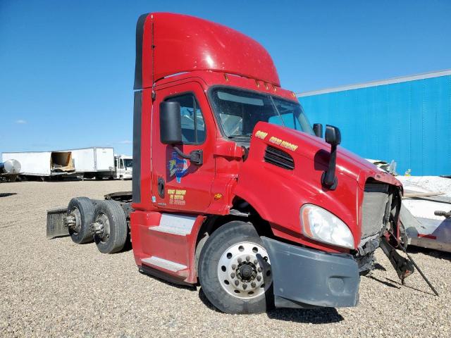  Salvage Freightliner Cascadia 1