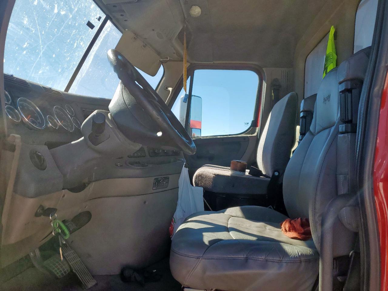 Freightliner Cascadia 1 Image 3