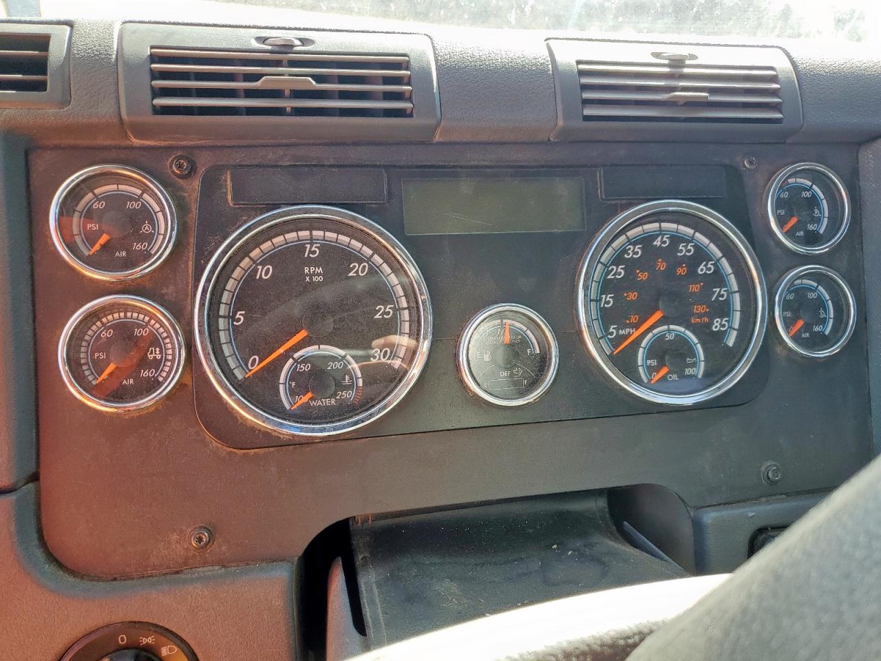 Freightliner Cascadia 1 Image 6