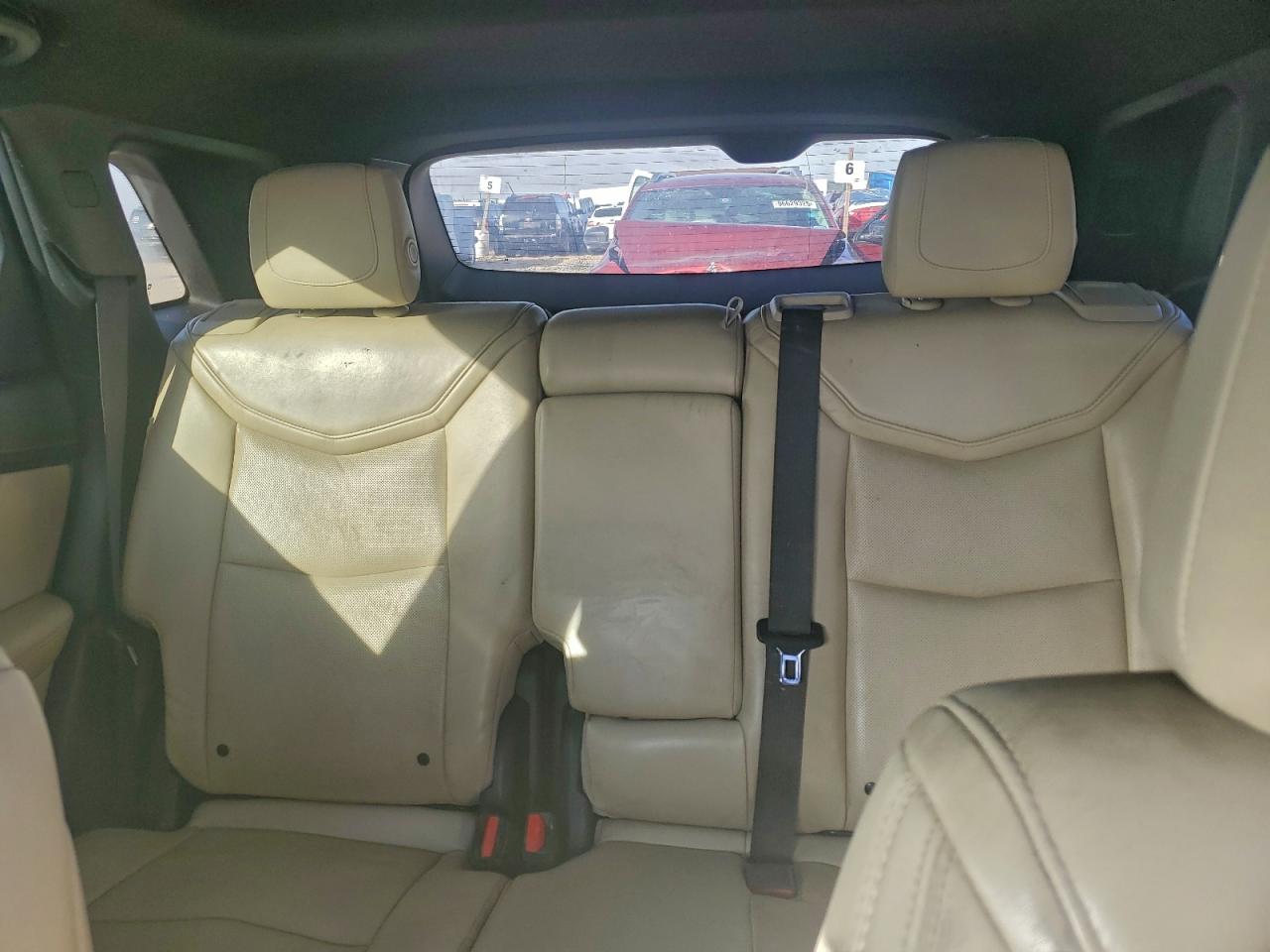 Cadillac XT5 Luxury Image 3