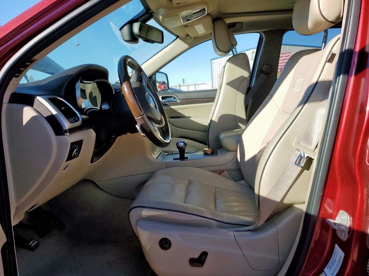 Jeep Grand Cherokee Overland Image 8