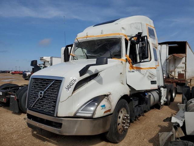 Salvage Volvo Vn