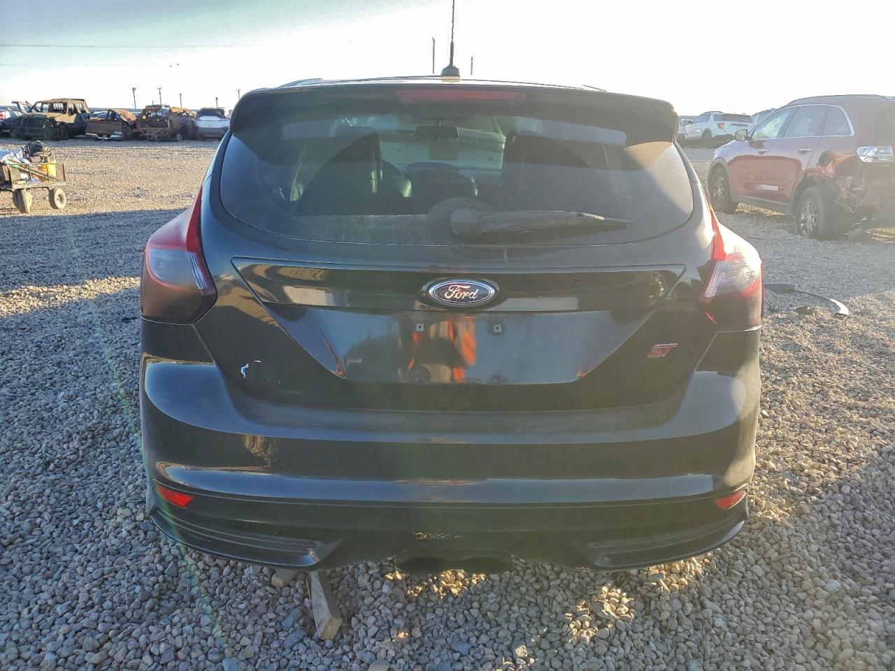 Ford Focus St Image 9