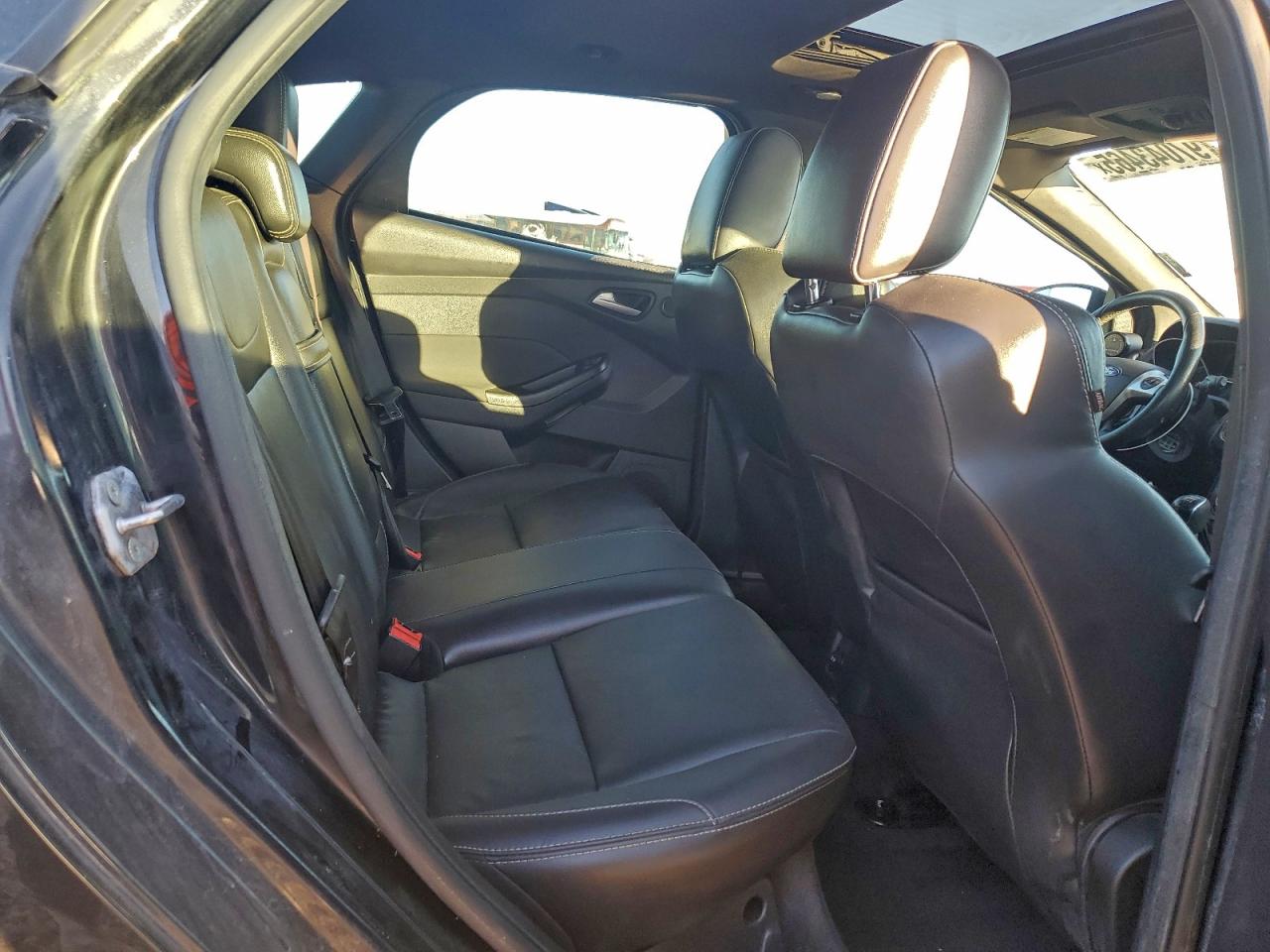 Ford Focus St Image 10