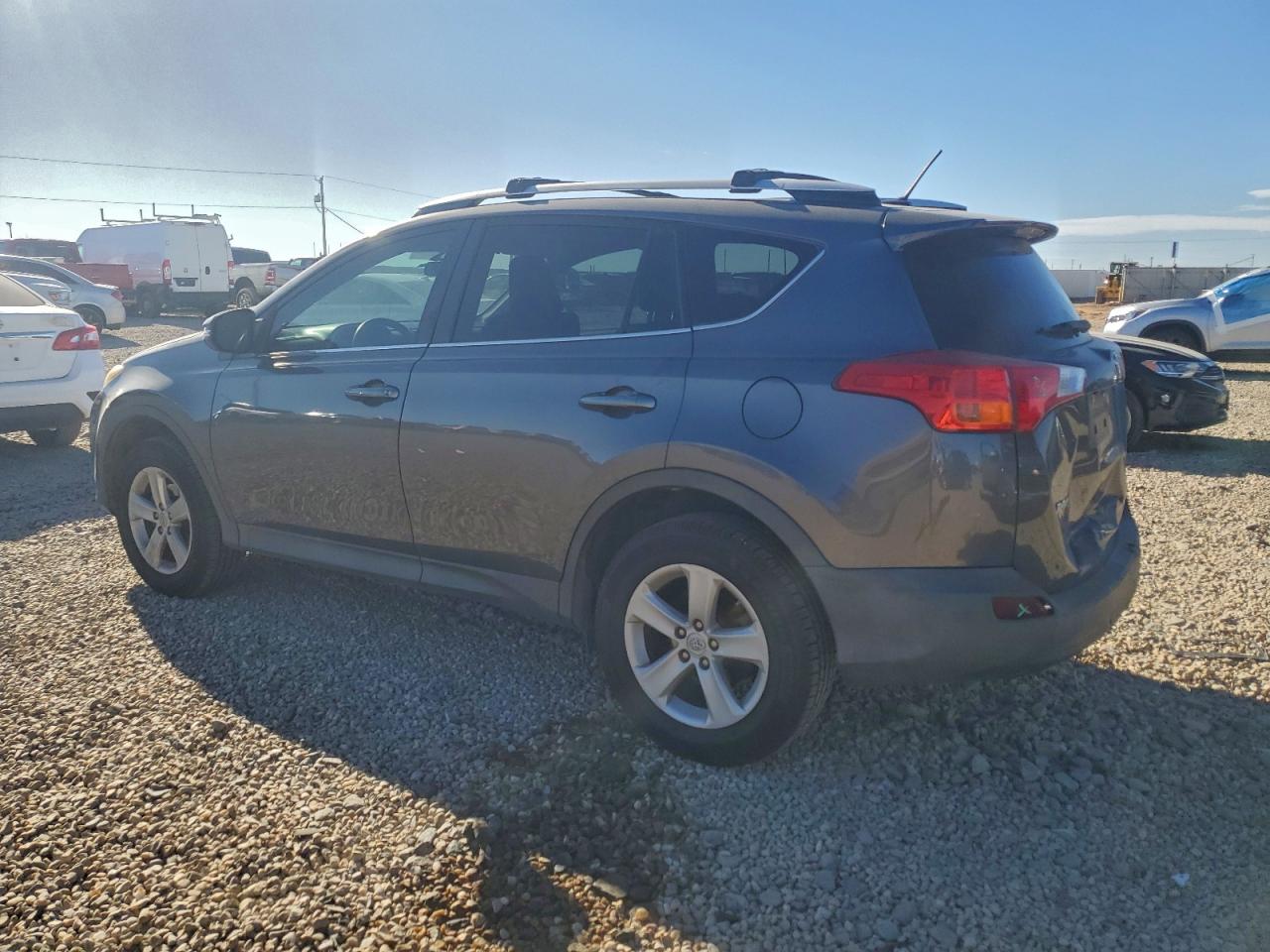 Toyota RAV4 Xle Image 10