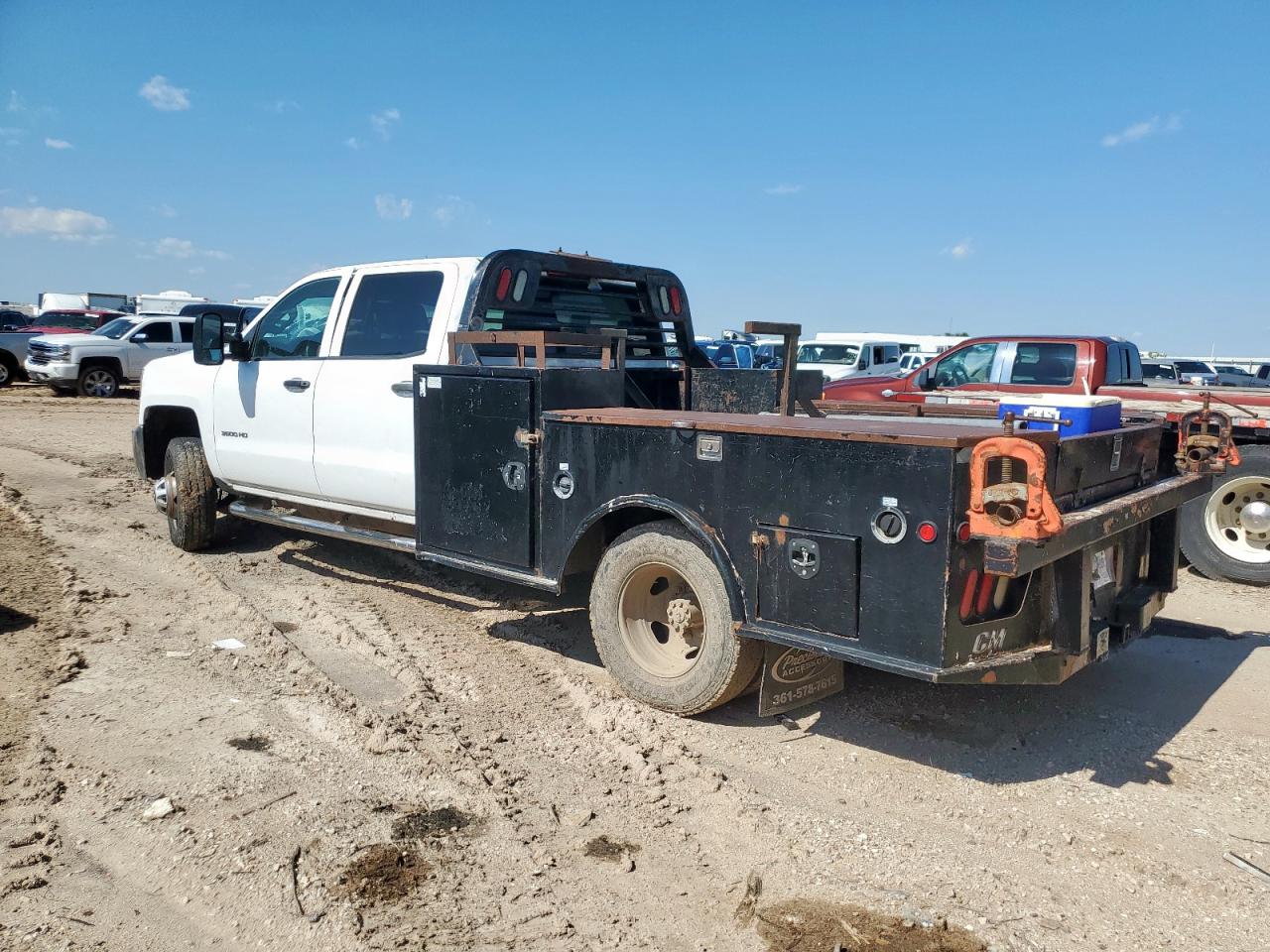 Chevrolet Silverado C3500 Image 3