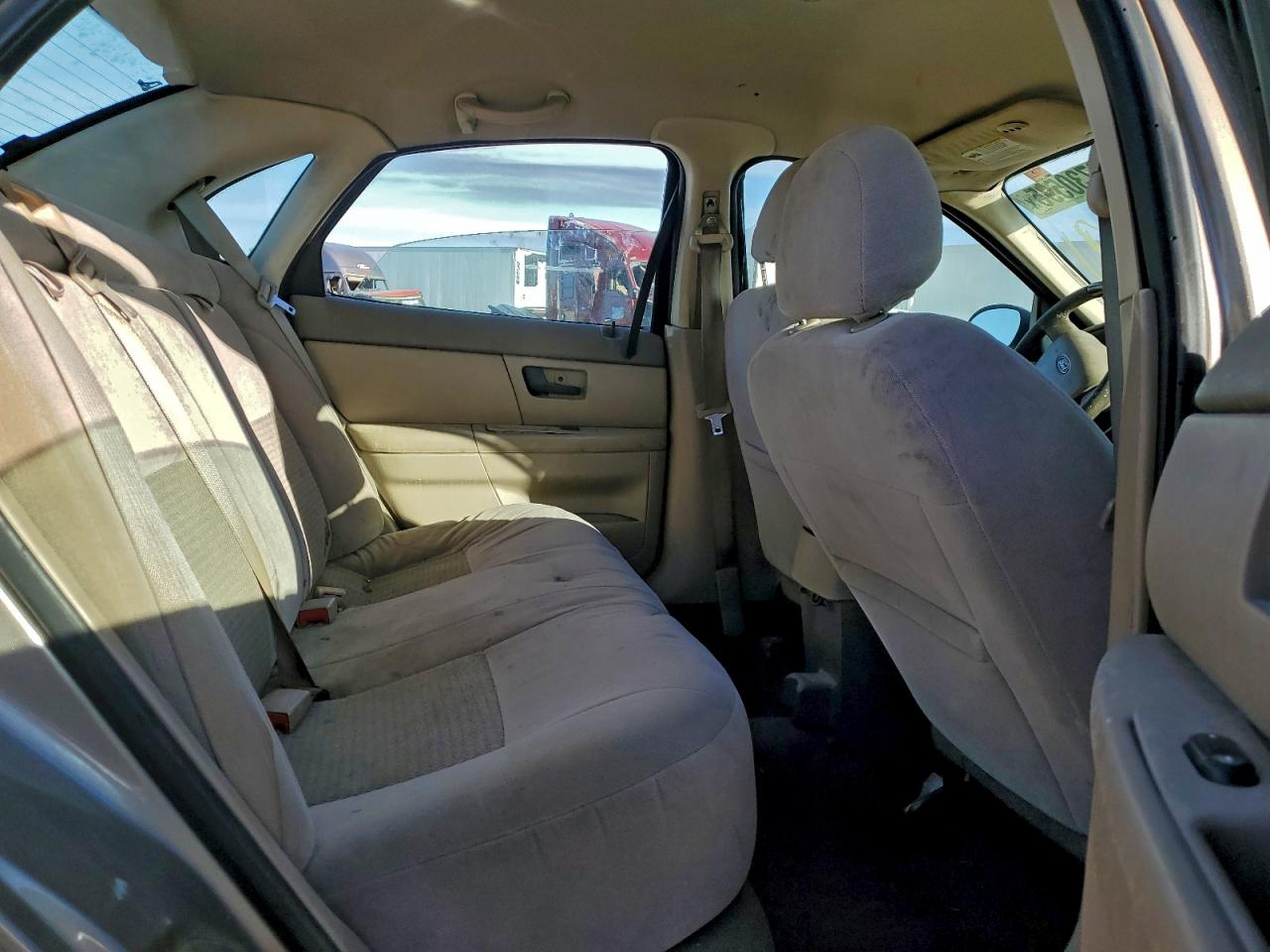 Ford Taurus Sel Image 12