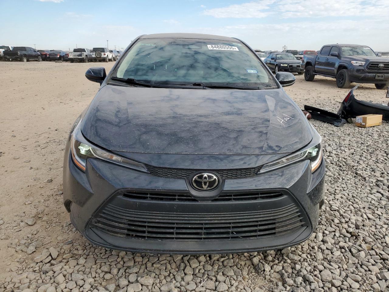 Toyota Corolla Le Image 11