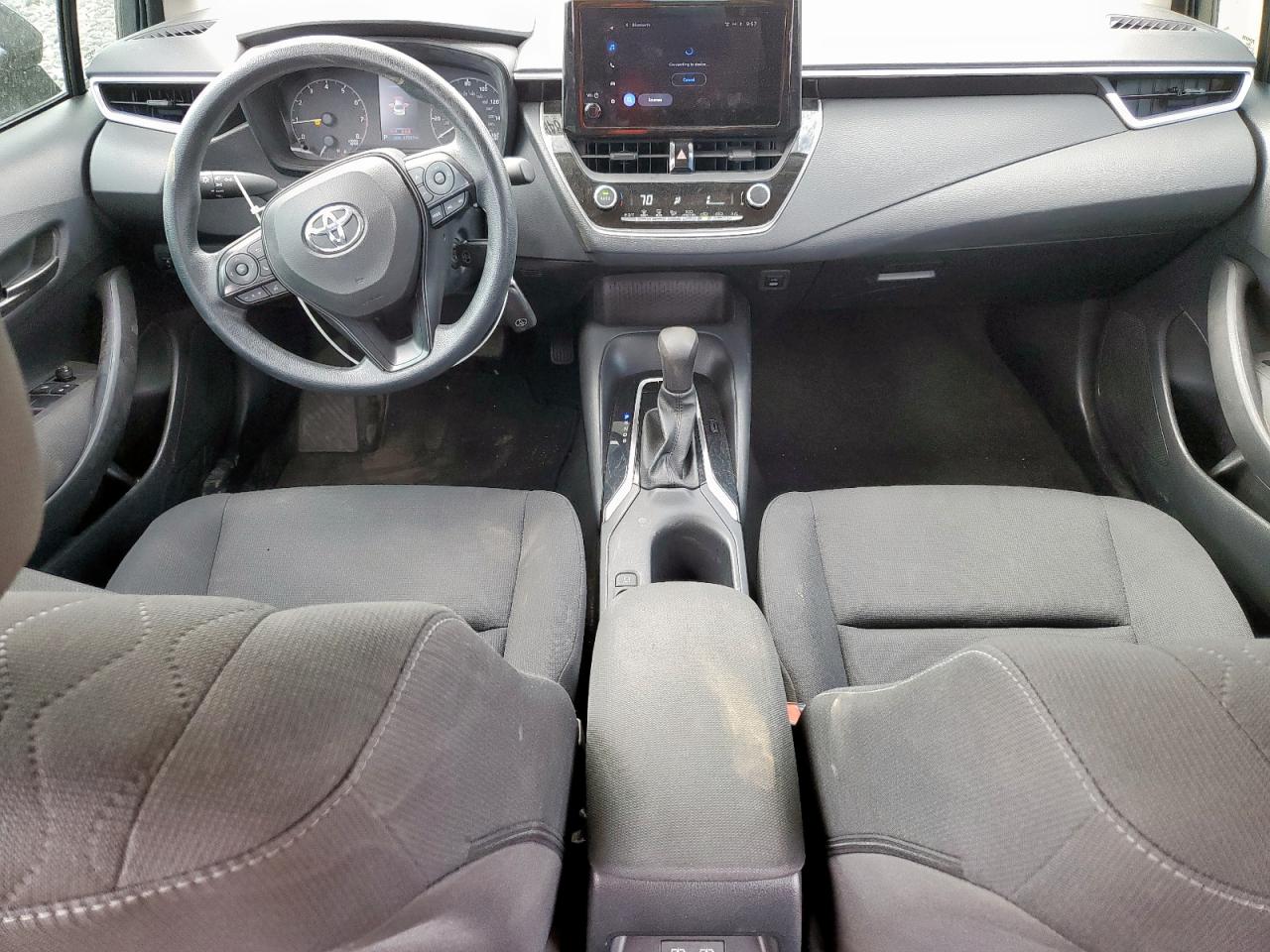 Toyota Corolla Le Image 9