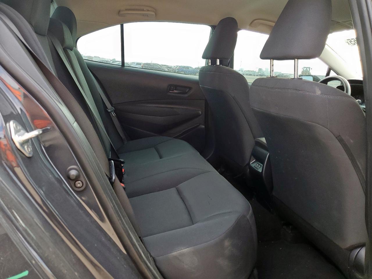 Toyota Corolla Le Image 8