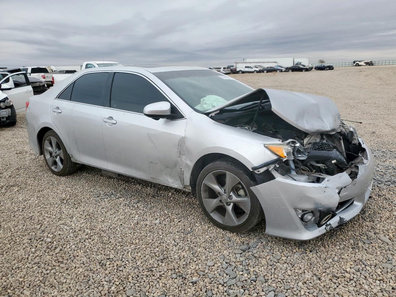 Toyota Camry Se Image 11