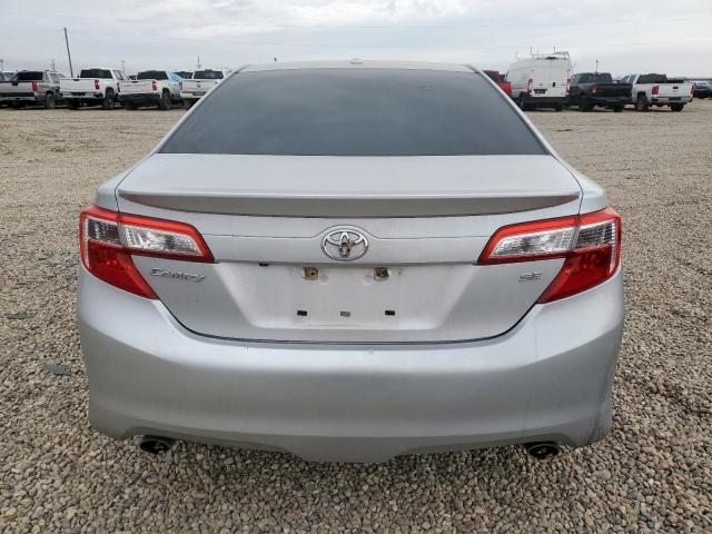 Toyota Camry Se Image 4