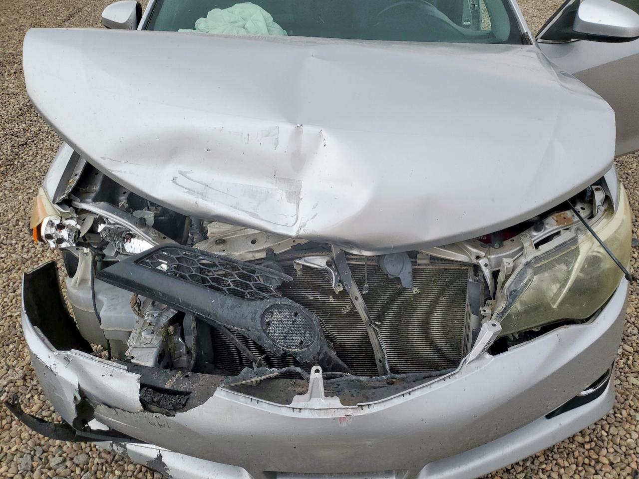 Toyota Camry Se Image 12