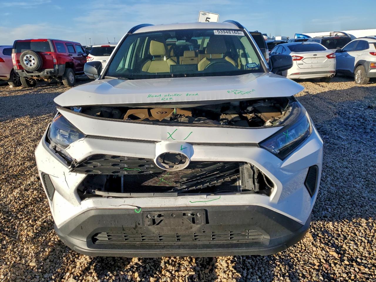 Toyota RAV4 Le Image 10