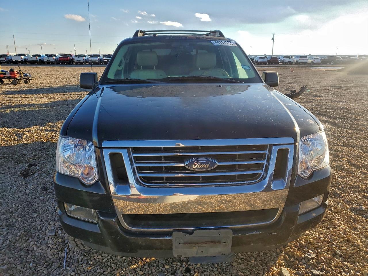 Ford Explorer Limited Image 11