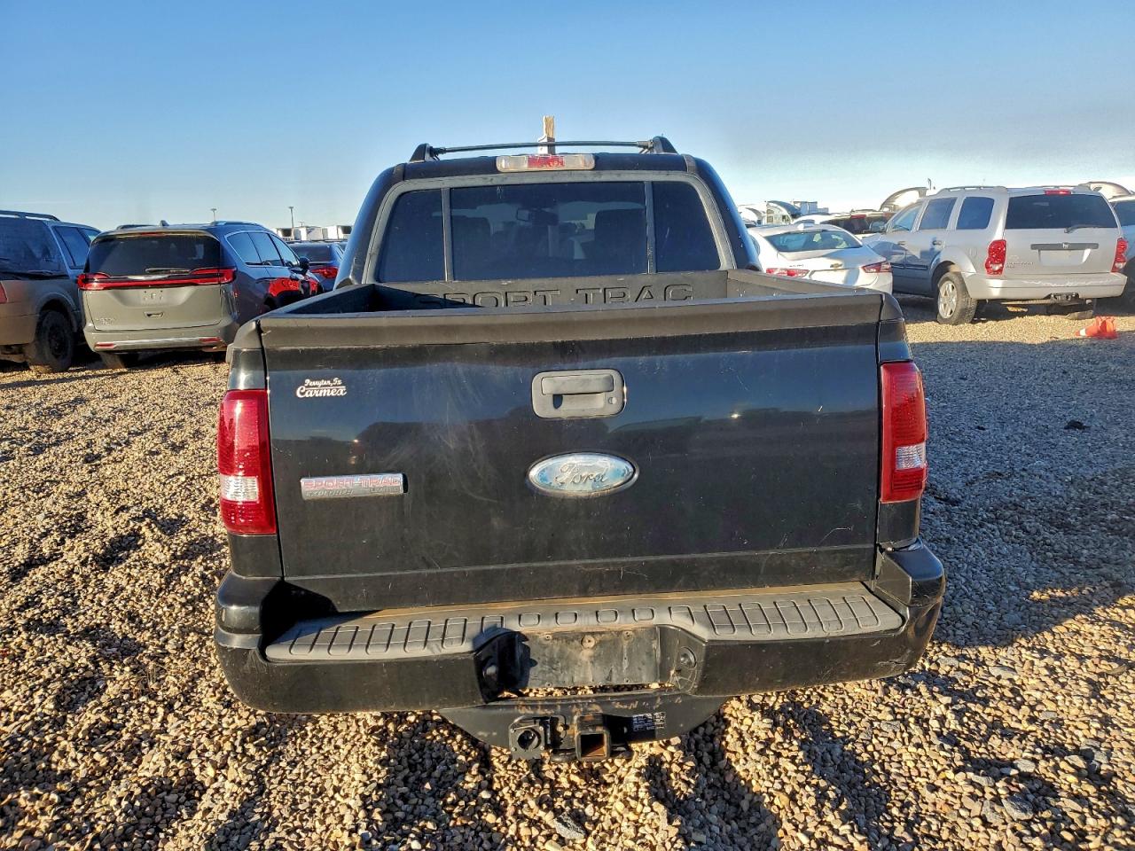 Ford Explorer Limited Image 3