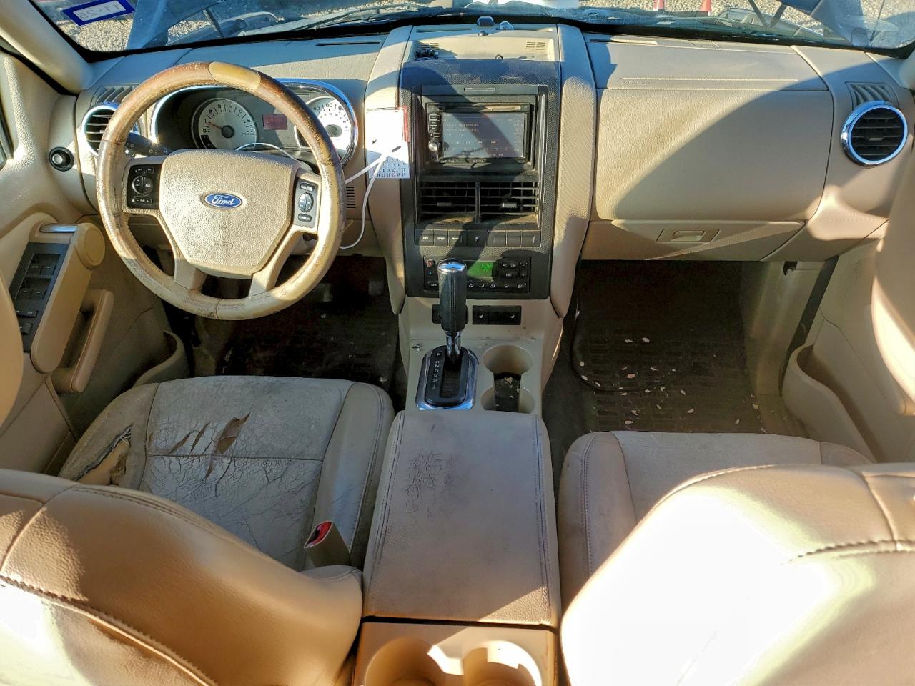 Ford Explorer Limited Image 8