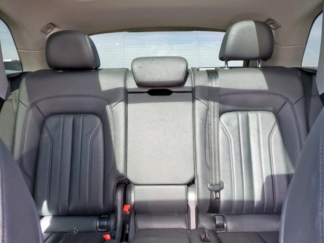 Audi Q5 Premium Plus Image 12