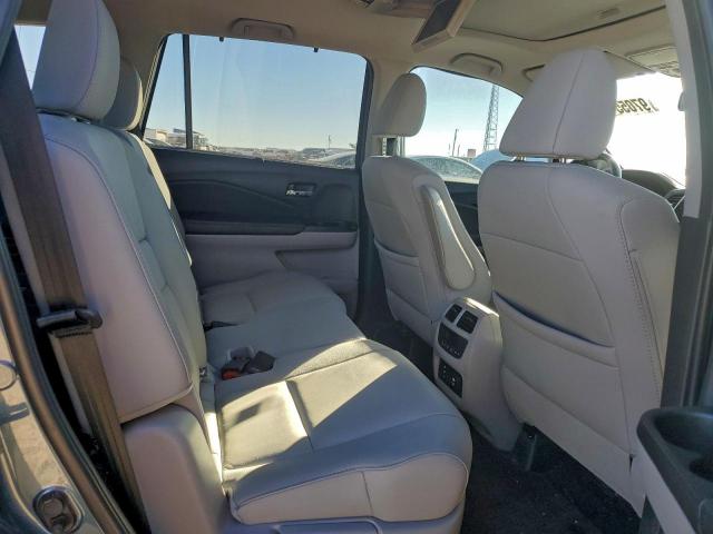 Honda Pilot Touring Image 10