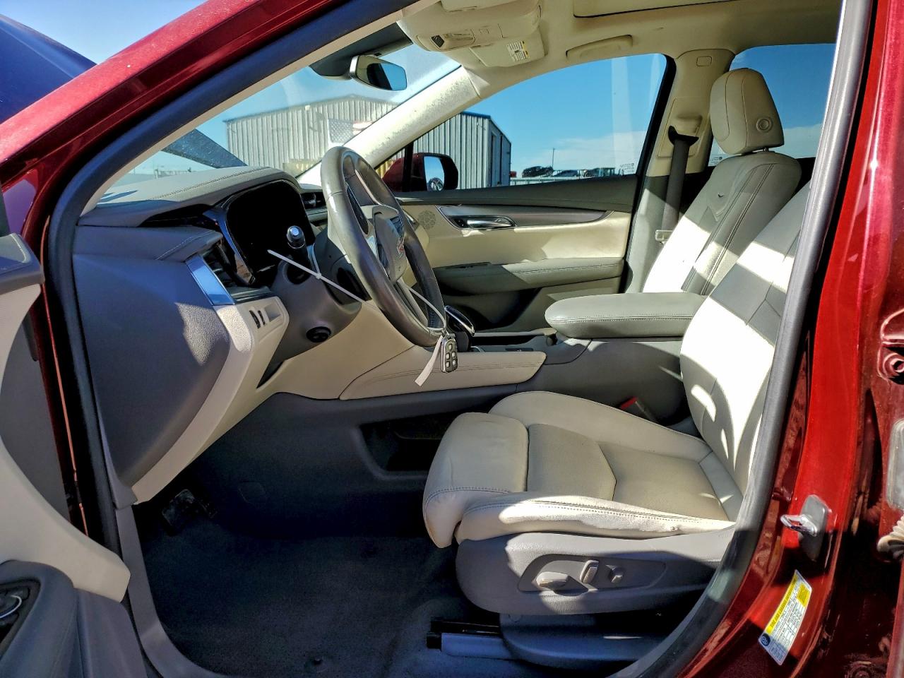 Cadillac XT5 Luxury Image 2