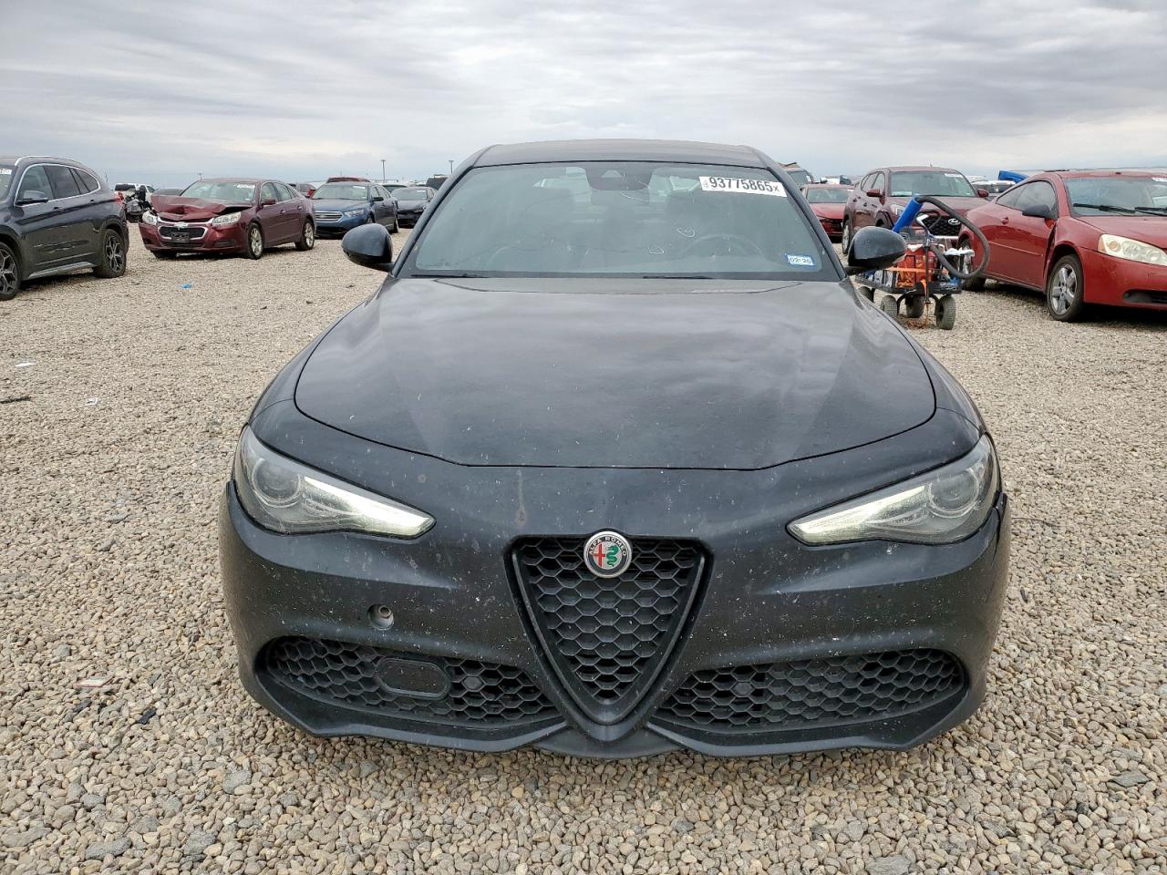 Alfa Romeo Giulia Image 2