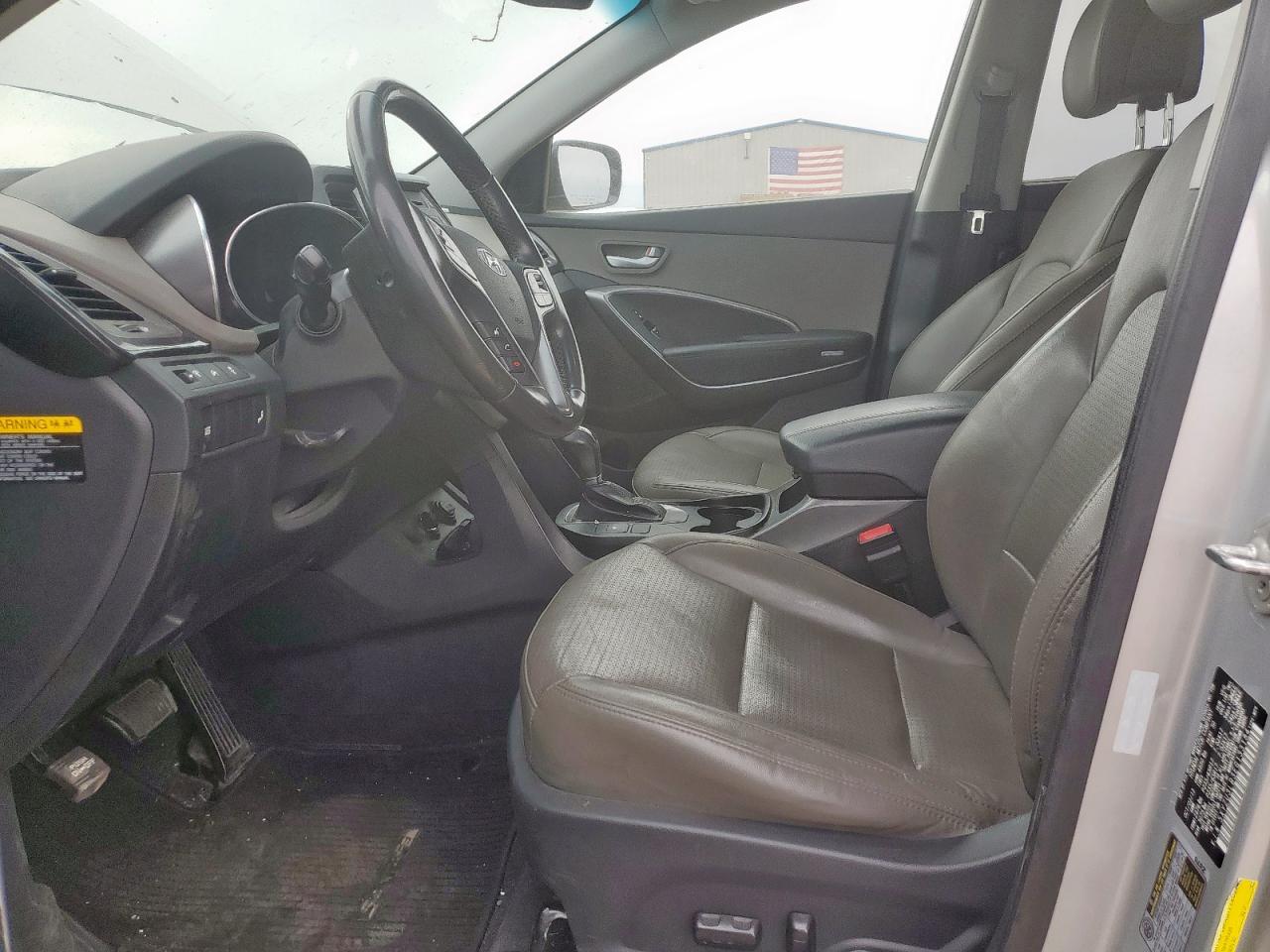 Hyundai SANTA FE Image 2