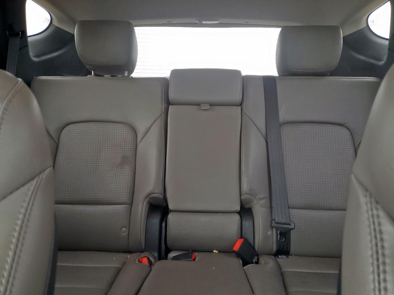 Hyundai SANTA FE Image 7