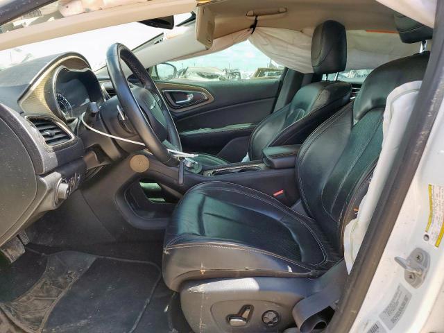 Chrysler 200 C Image 7