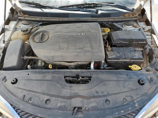 Chrysler 200 C Image 5