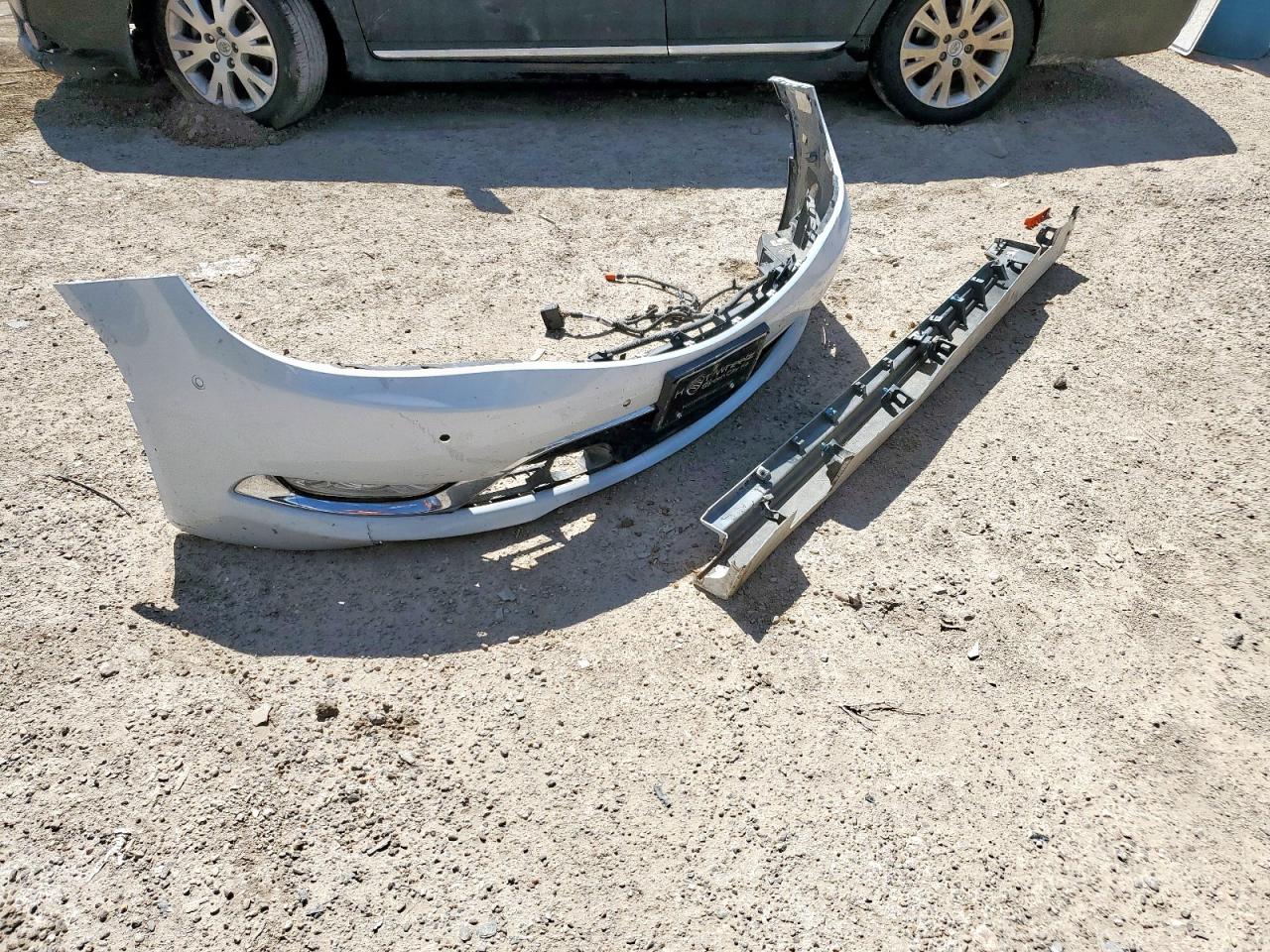 Chrysler 200 C Image 12