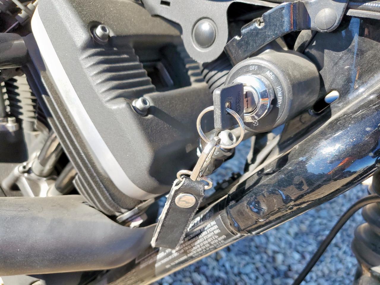 Harley-Davidson Xl Iron 883 Image 9