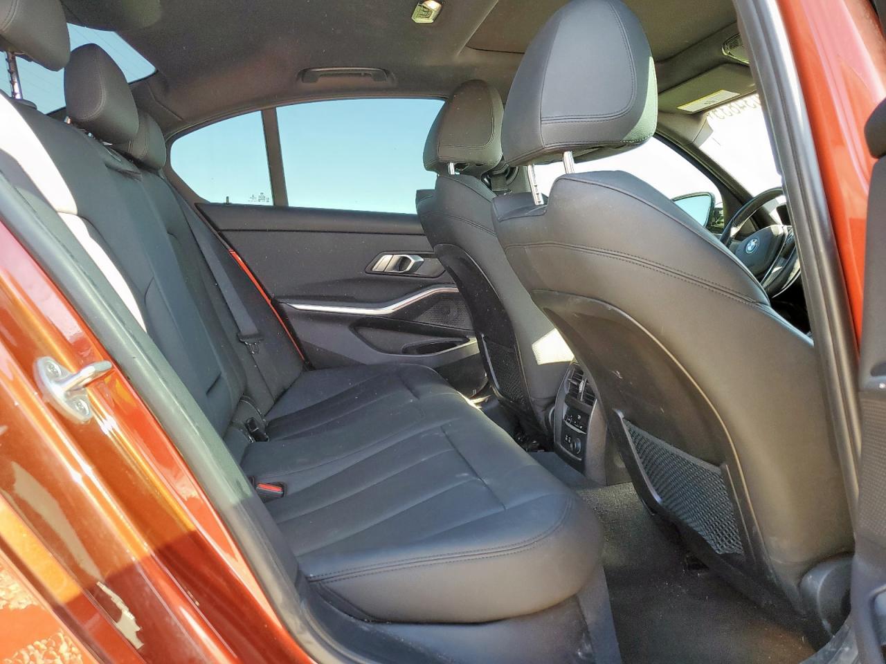 BMW 3 Series Image 6