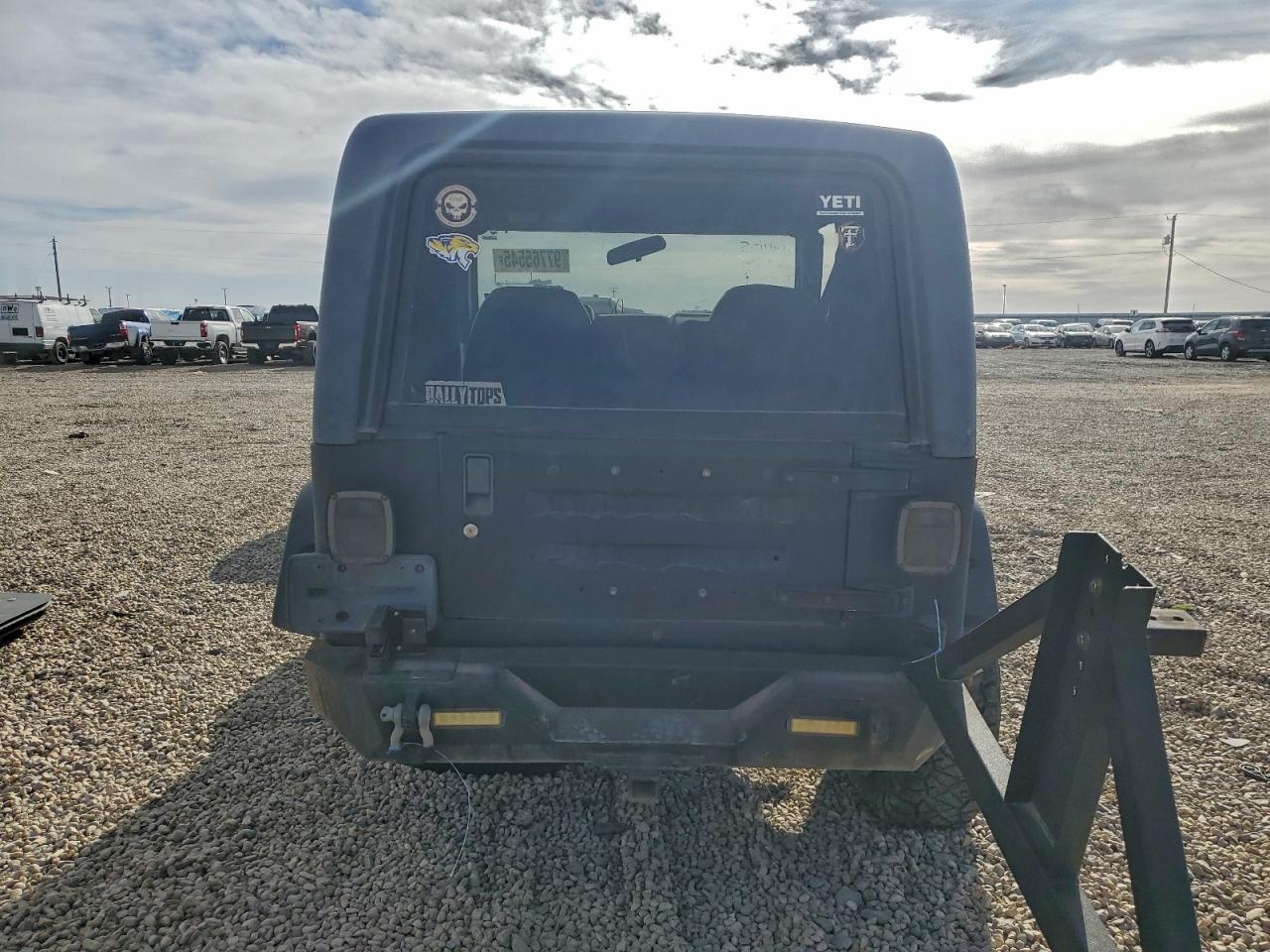 Jeep Wrangler Sport Image 9