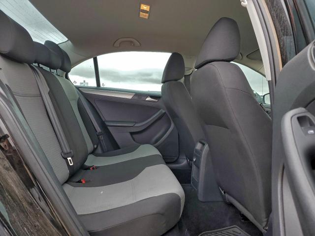 Volkswagen Jetta S Image 6