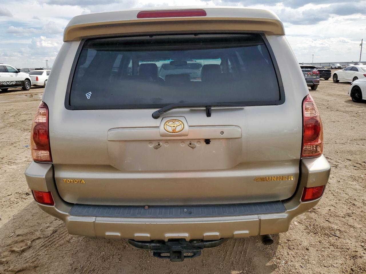 Toyota 4Runner Limited Image 2