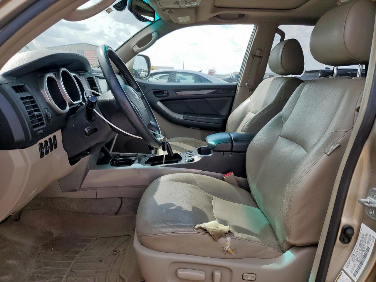 Toyota 4Runner Limited Image 12