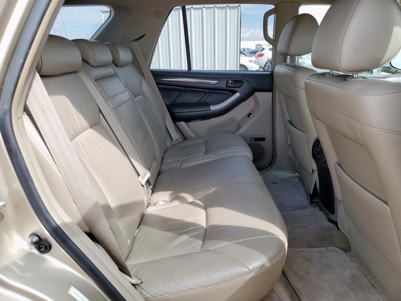 Toyota 4Runner Limited Image 4