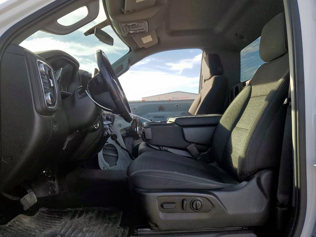 GMC Sierra K2500 Sle Image 9