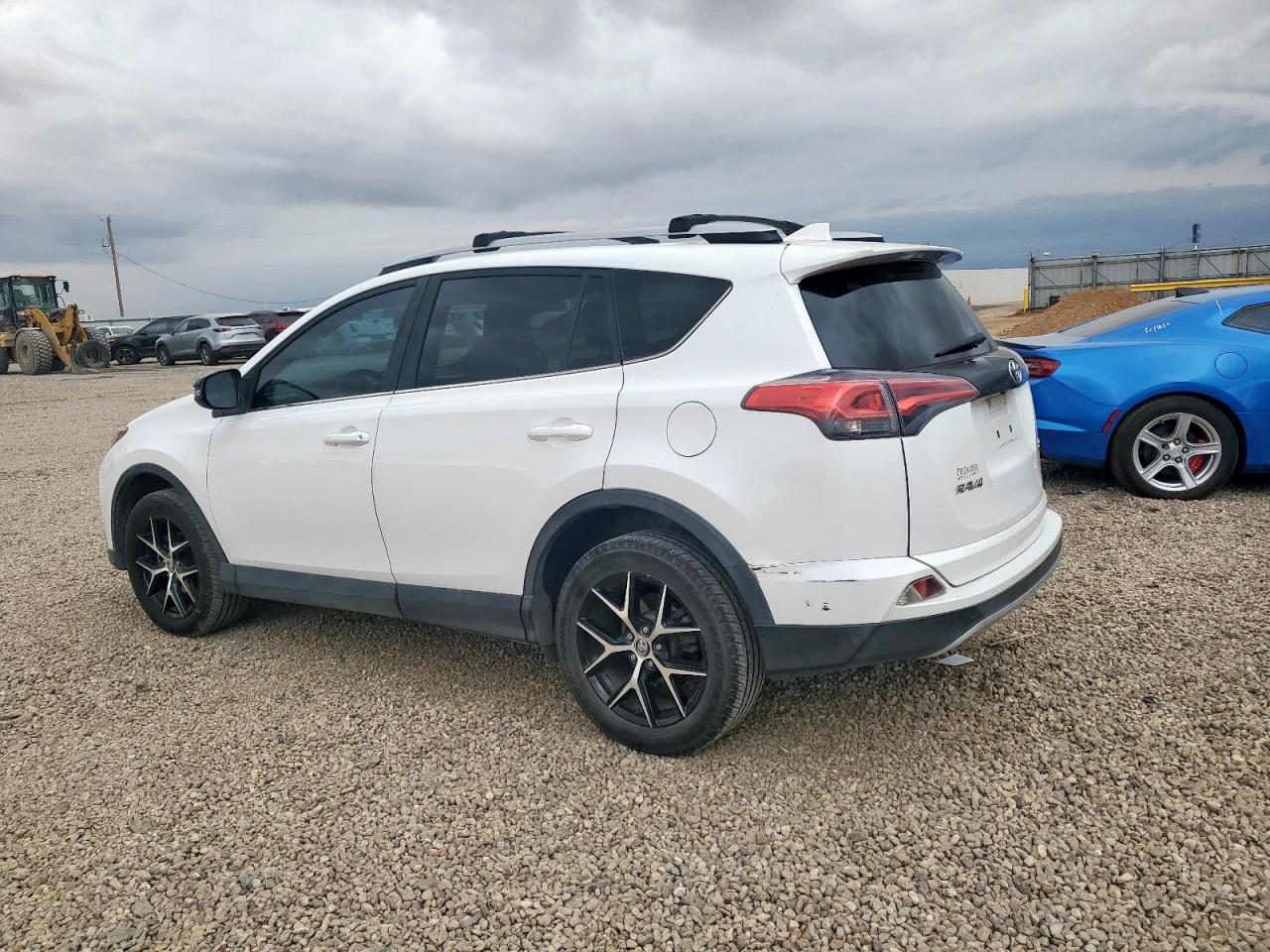 Toyota RAV4 Se Image 2