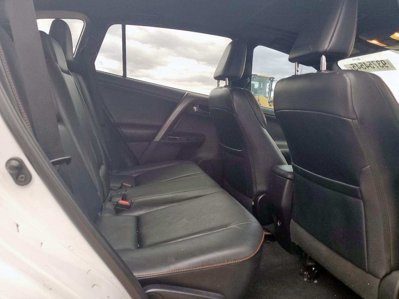 Toyota RAV4 Se Image 4