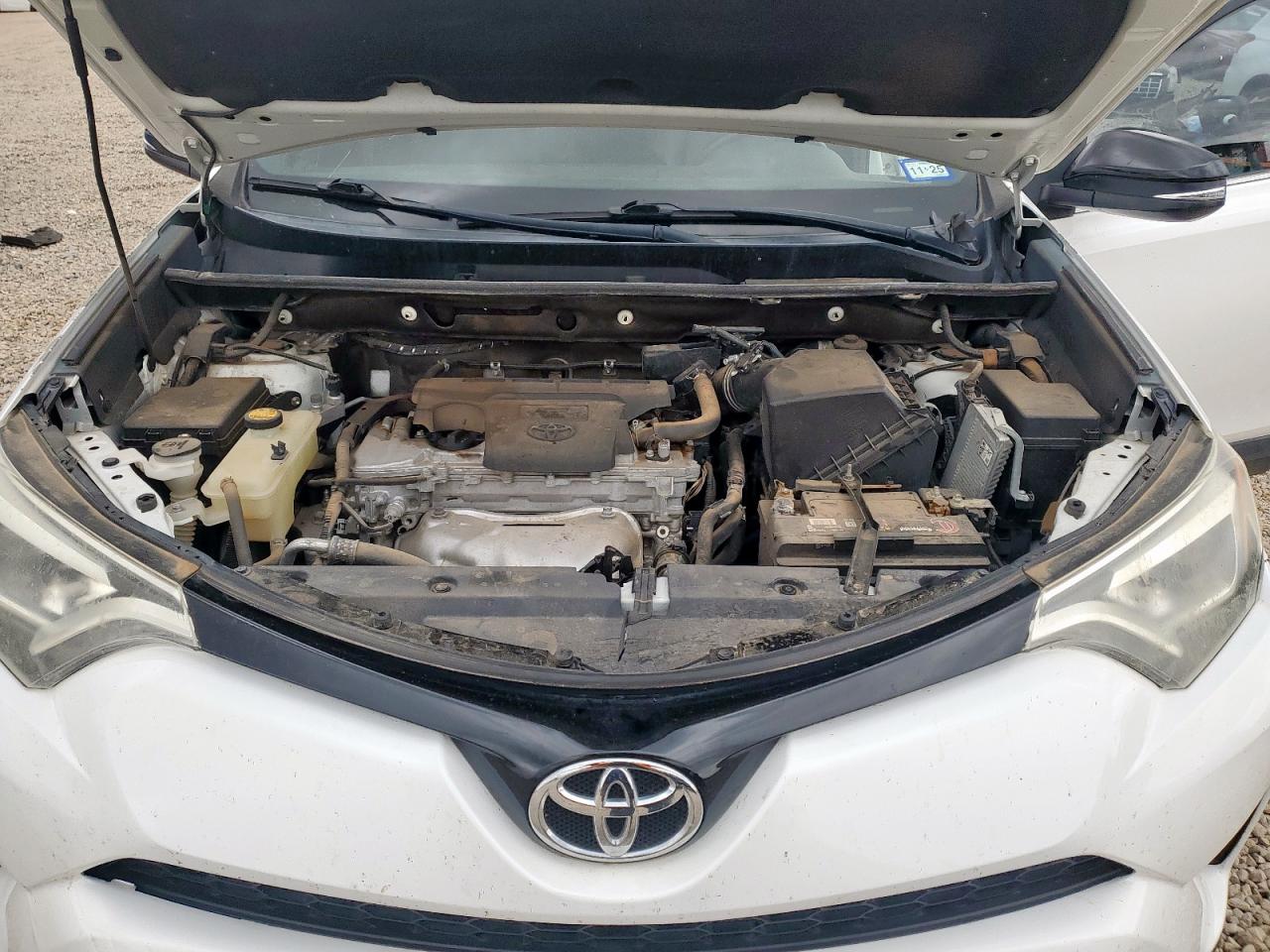 Toyota RAV4 Se Image 8