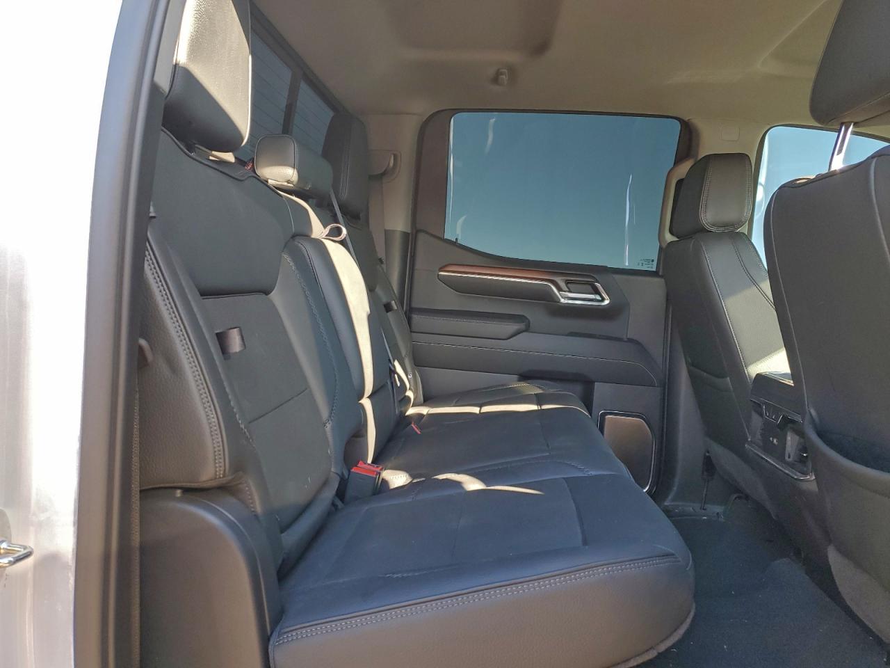 GMC Sierra K1500 Denali Image 6