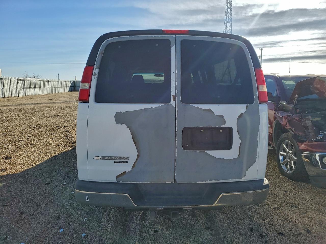 Chevrolet Express Image 11